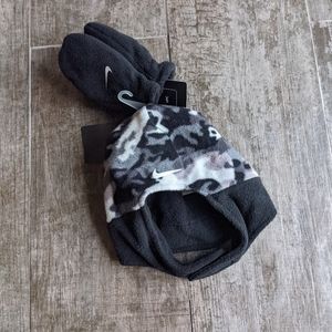 NIKE Toddler Camouflage Swoosh Hat Mitten Set